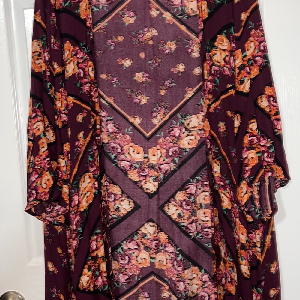 Torrid Burgundy Floral Scarf Print Kimono - Picture 3 of 5